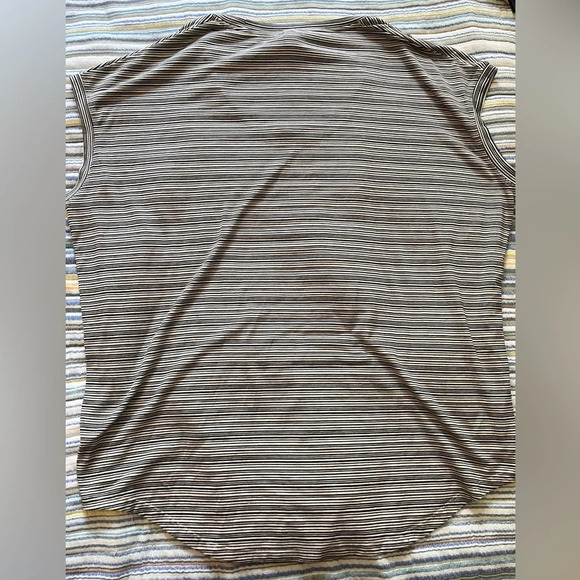 Athleta CLOUDLIGHT STRATUS TEE STRIPE - Picture 10 of 15